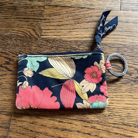 Vera Bradley Zip ID Csae - Picture 2 of 4